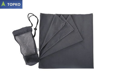 La serviette de voyage de Microfiber avec portent le séchage absorbant de sac et rapide ultra compact